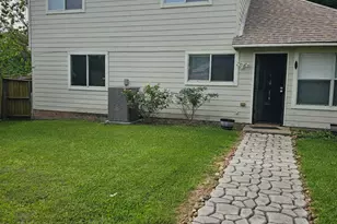 8645 Rinn St, Houston, TX 77078 - Photo 2