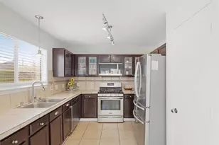 8645 Rinn St, Houston, TX 77078 - Photo 6