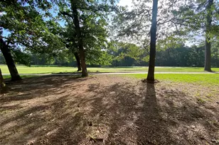 22358 Piney Point E, Huntsville, TX 77320 - Photo 4