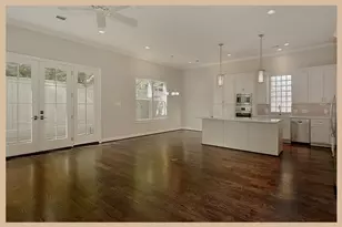 215 Willow St, Shenandoah, TX 77384 - Photo 8