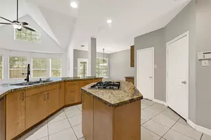 2018 Birnam Glen Dr, Sugar Land, TX 77479 - Photo 12