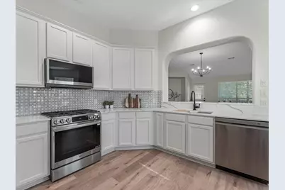 82 S Regan Mead Circle, The Woodlands, TX 77382 - Photo 6