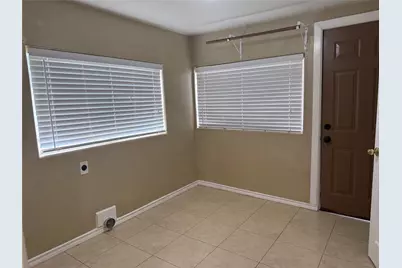 210 N Main Street, Highlands, TX 77562 - Photo 18