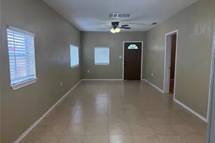210 N Main St, Highlands, TX 77562 - Photo 10