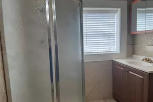 210 N Main St, Highlands, TX 77562 - Photo 22