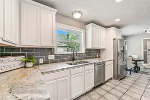 5315 Kingsmill Rd, Friendswood, TX 77546 - Photo 10