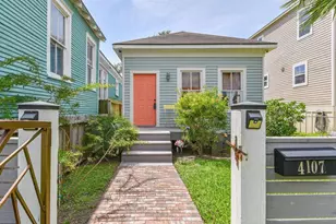 4107 Ave M 1/2, Galveston, TX 77550 - Photo 2