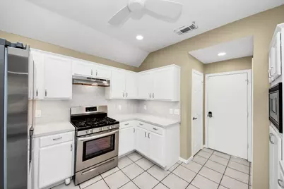 2855 Lake View Drive, Missouri City, TX 77459 - Photo 6