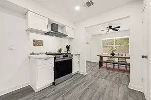 1123 Fallbrook Dr, Houston, TX 77038 - Photo 10