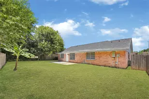 1123 Fallbrook Dr, Houston, TX 77038 - Photo 20