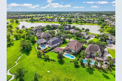 1607 Cascade Falls Drive, Friendswood, TX 77546 - Photo 46
