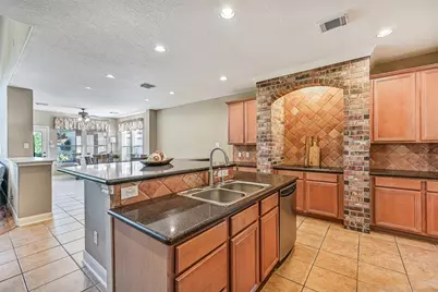 1607 Cascade Falls Drive, Friendswood, TX 77546 - Photo 14