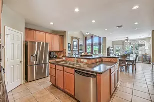 1607 Cascade Falls Dr, Friendswood, TX 77546 - Photo 16