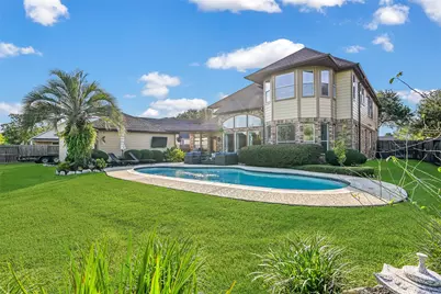 1607 Cascade Falls Drive, Friendswood, TX 77546 - Photo 4