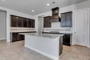 4954 Thunder Creek Ln, Sugar Land, TX 77479 - Photo 8