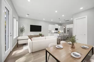 5215 Amber Sunrise Dr, Houston, TX 77018 - Photo 8