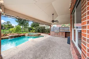 1125 Shady Knoll, League City, TX 77573 - Photo 4