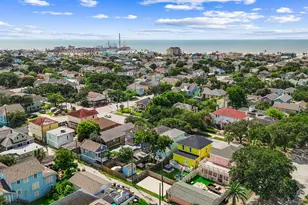 3124 Bernardo De Galvez Ave, Galveston, TX 77550 - Photo 2