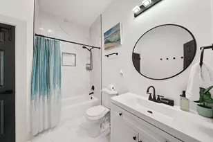 3124 Bernardo De Galvez Ave, Galveston, TX 77550 - Photo 22