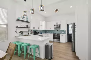 3124 Bernardo De Galvez Ave, Galveston, TX 77550 - Photo 4
