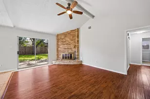 1605 Cypress Hollow St, Pearland, TX 77581 - Photo 10