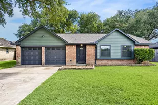 1605 Cypress Hollow St, Friendswood, TX 77581 - Photo 1