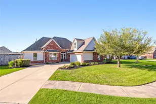 11711 Diamond Ct, Mont Belvieu, TX 77535 - Photo 2