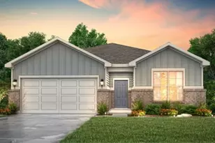 121 Water Grass Trl, Clute, TX 77531 - Photo 1