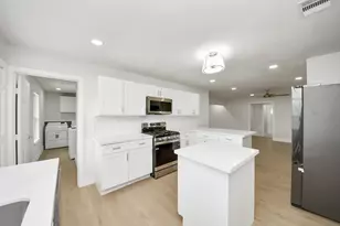 5455 N Crooked Creek Dr, Houston, TX 77017 - Photo 10