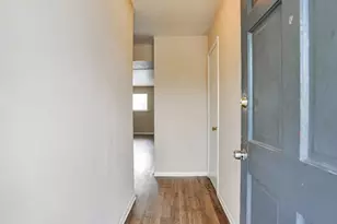 427 Hollyvale Dr, Houston, TX 77060 - Photo 2