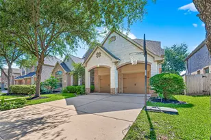 635 Doscher Ln, Sugar Land, TX 77479 - Photo 2