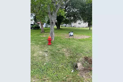 6914 Mike Street, Hitchcock, TX 77539 - Photo 2