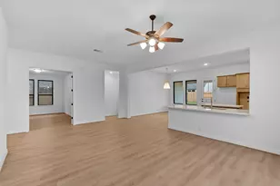 14818 Buffalo Head St, Mont Belvieu, TX 77523 - Photo 10
