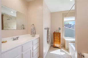 16419 Laurelfield Dr, Houston, TX 77059 - Photo 36