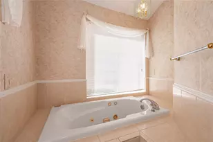 16419 Laurelfield Dr, Houston, TX 77059 - Photo 22
