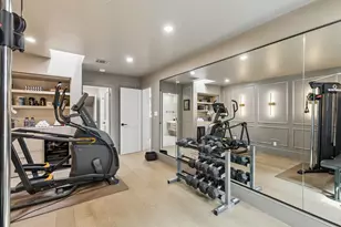 10 S Briar Hollow Ln, Houston, TX 77027 - Photo 32
