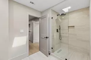10 S Briar Hollow Ln, Houston, TX 77027 - Photo 34