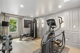 10 S Briar Hollow Ln, Houston, TX 77027 - Photo 32