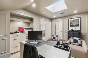 10 S Briar Hollow Ln, Houston, TX 77027 - Photo 30