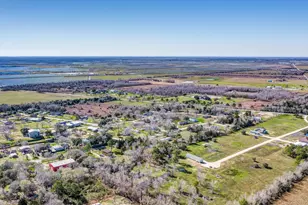 405 Snug Harbor Dr, Liverpool, TX 77577 - Photo 14