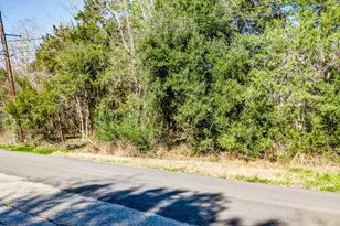 405 Snug Harbor Dr, Liverpool, TX 77577 - Photo 18