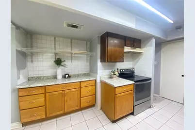 7913 Grove Ridge Drive, Houston, TX 77061 - Photo 10