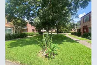 7913 Grove Ridge Drive, Houston, TX 77061 - Photo 4