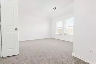 501 Oak Chase Ave, Dayton, TX 77535 - Photo 10