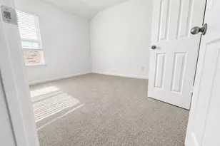 501 Oak Chase Ave, Dayton, TX 77535 - Photo 8