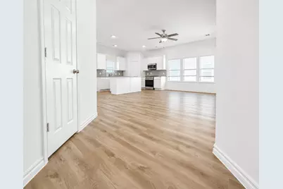501 Oak Chase Avenue, Dayton, TX 77535 - Photo 6
