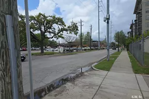 1658 W Main St, Houston, TX 77006 - Photo 12