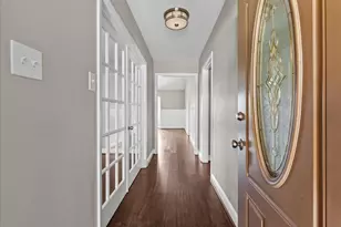 718 E Lambuth Ln, Deer Park, TX 77536 - Photo 6