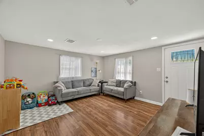 223 E Melville Drive, Crosby, TX 77532 - Photo 8