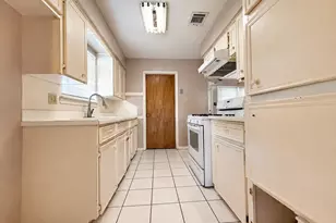 13126 Meadow Leaf Ln, Houston, TX 77039 - Photo 6